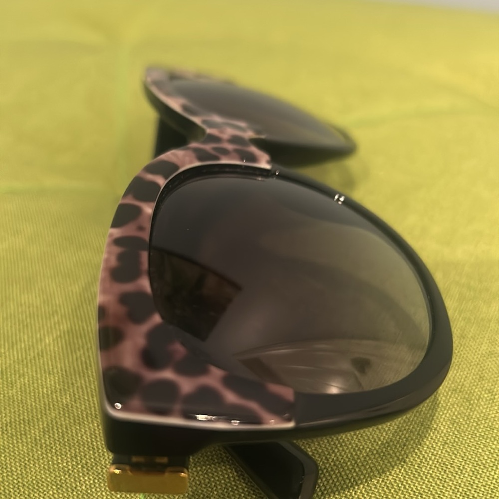 Dolce & Gabbana Leopard Cat Eye Sunnie Frames - Picture 8 of 14